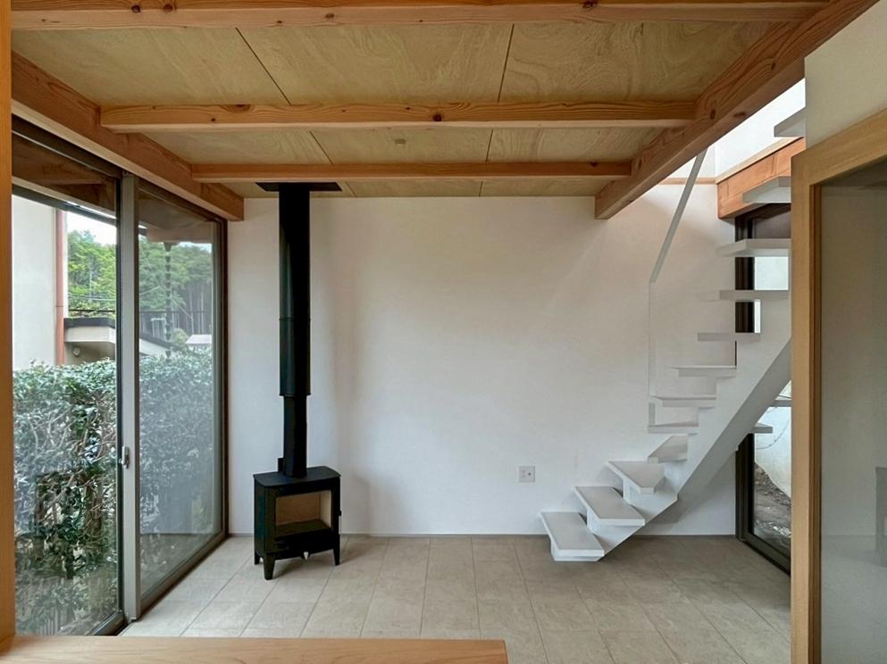 京都市左京区修学院檜峠町11-23の賃貸物件/B号室｜この区画はエアコン2基と薪ストーブが既に設置済！