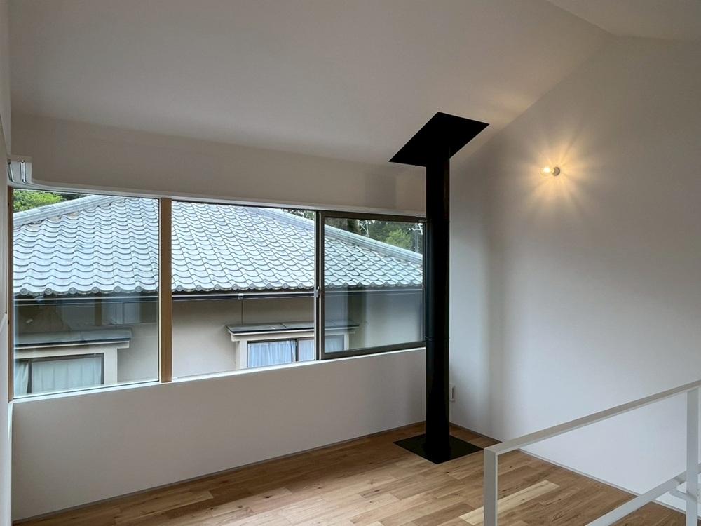 京都市左京区修学院檜峠町11-23の賃貸物件/B号室｜他の区画も薪ストーブが設置出来るように予め補強済み。