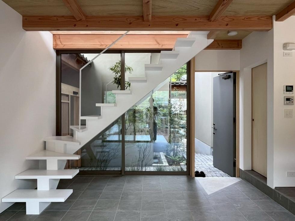 京都市左京区修学院檜峠町11-23の賃貸物件/C号室｜玄関から直接リビング