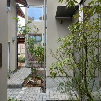 京都市左京区修学院檜峠町11-23の賃貸物件/共用部分｜これから植栽が育ってくる予定