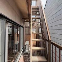 京都市中京区西ノ京笠殿町97の賃貸物件/バルコニーが階段が設けられていてその先には...