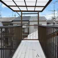 京都市中京区西ノ京笠殿町97の賃貸物件/本物件のハイライト、空を近くに感じる屋上バルコニー！自分だけの空への抜け道