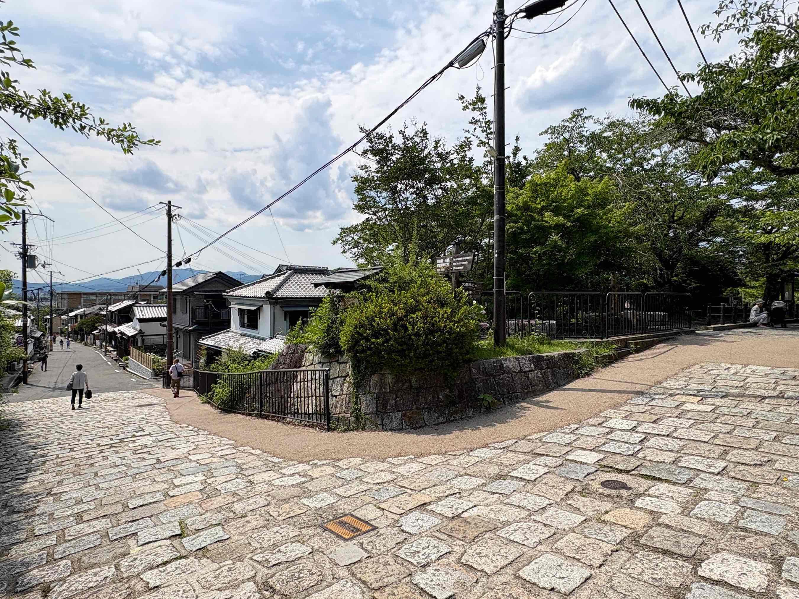 京都市左京区若王子町28の賃貸物件/石畳を上がると右手は哲学の道！ちょっとお散歩に行くにしては贅沢