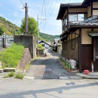 京都市左京区若王子町28の賃貸物件/前の写真の石畳の手前を右に向くと本物件へと通じる