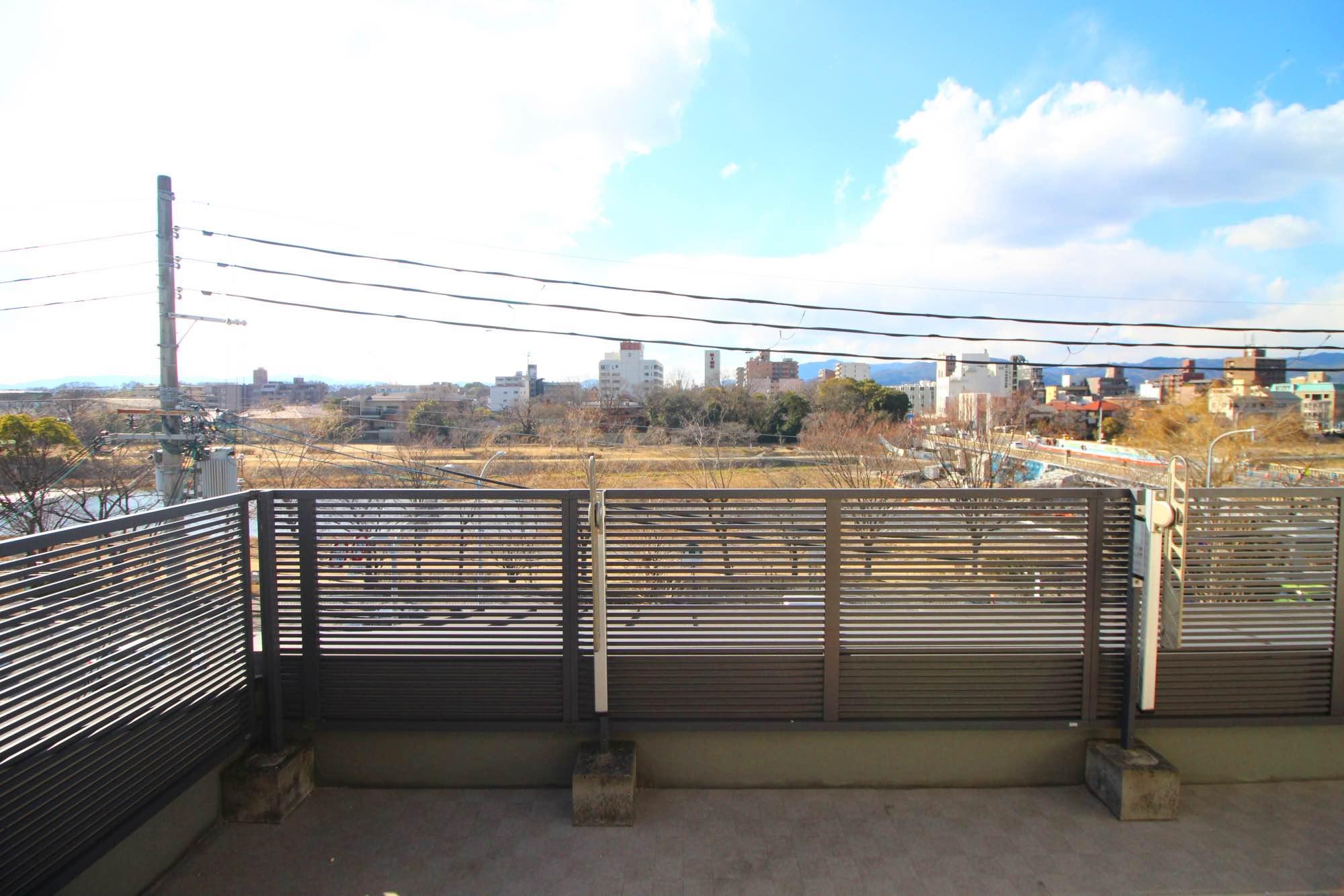 京都市左京区田中下柳町の賃貸物件/窓を開ければ鴨川です。