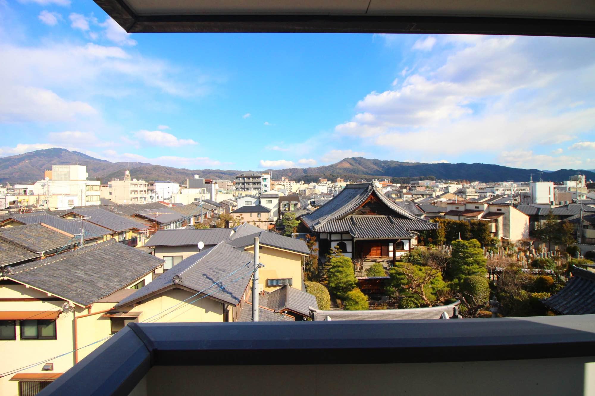 京都市左京区田中下柳町の賃貸物件/東側のバルコニーを開ければ、この景色。