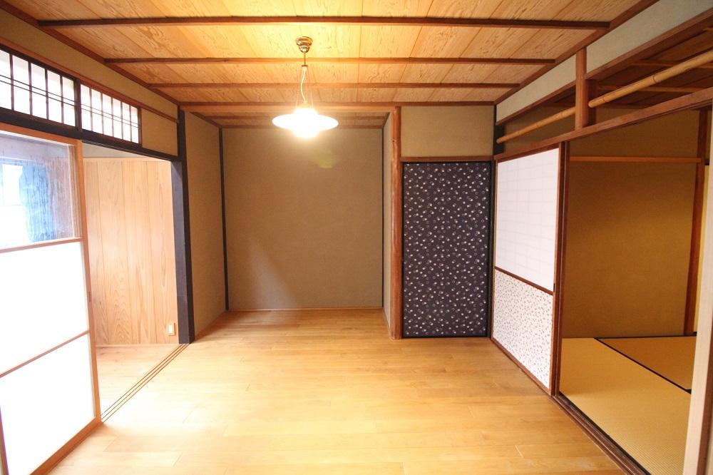 床は無垢材