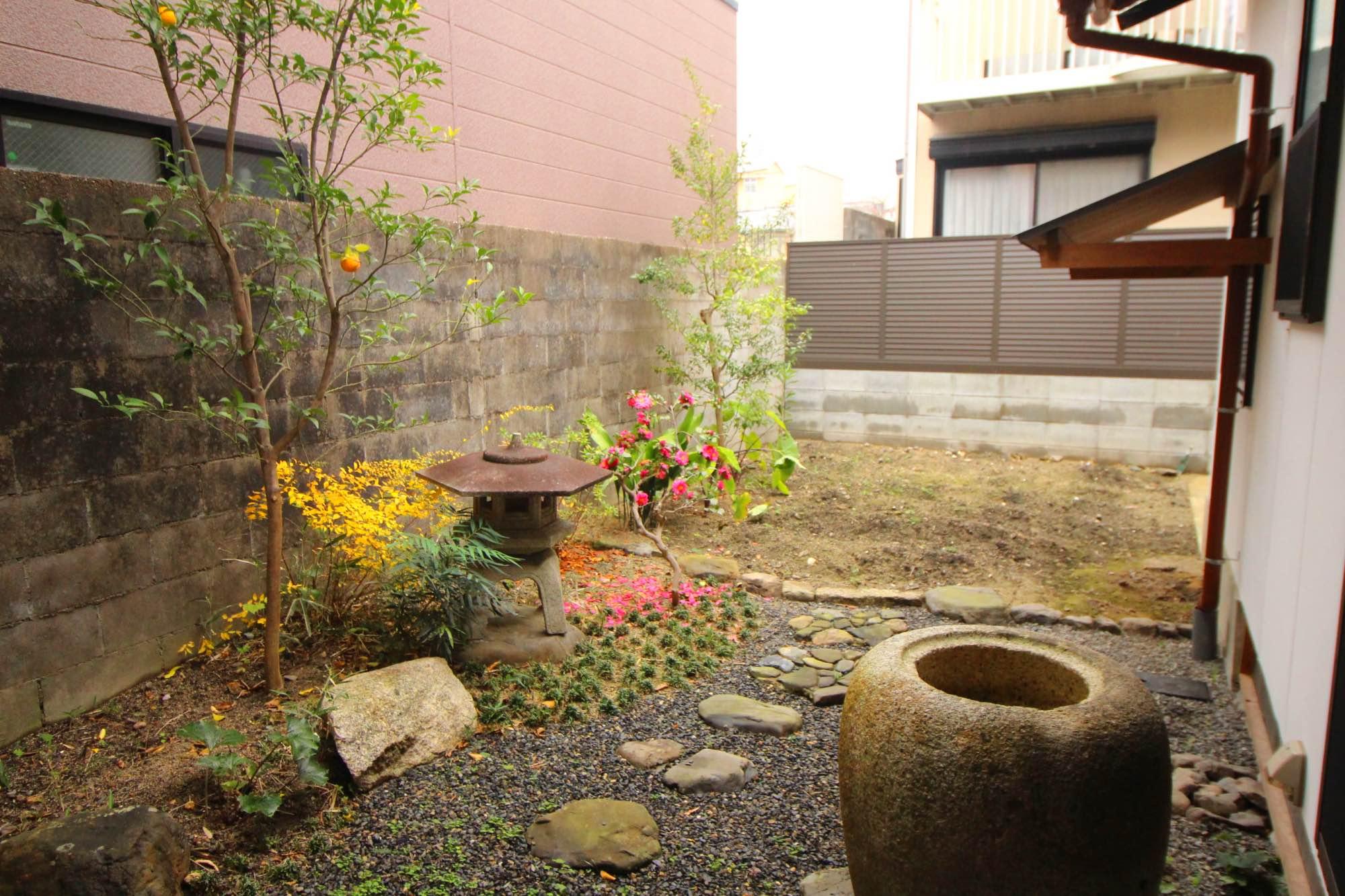 綺麗に手入れされた庭と・・・