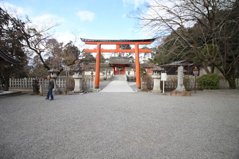 少し坂を上れば吉田神社の斎場所大元宮