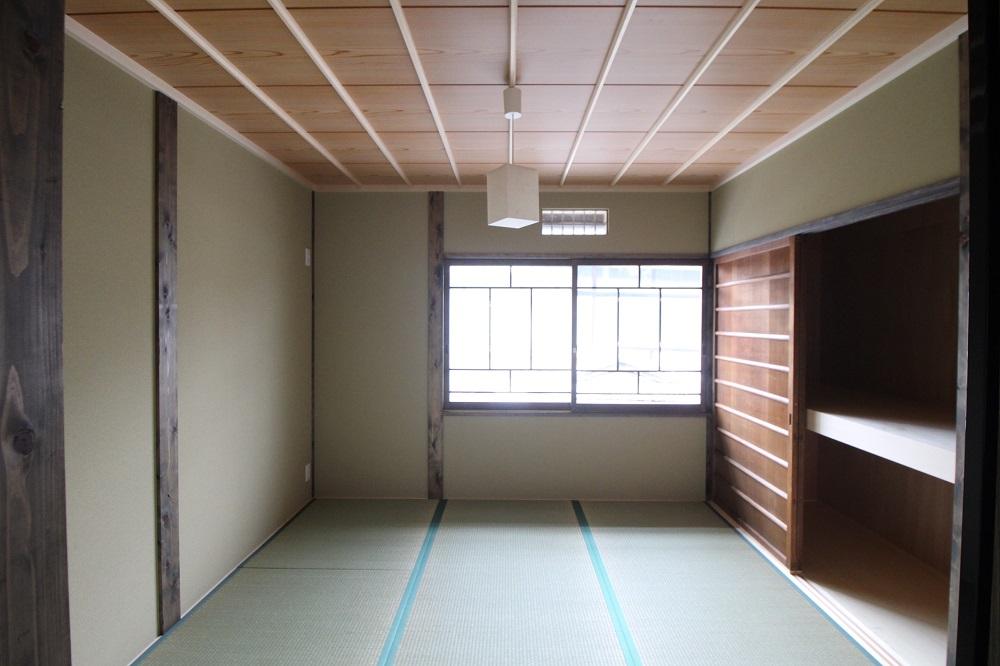 竿縁天井で落ち着ける空間に。
