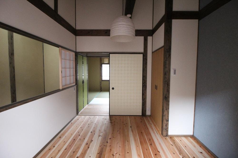 この部屋は勾配天井です