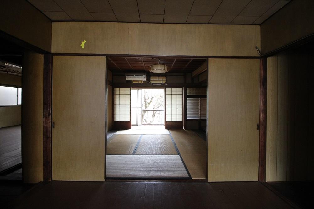 南に向いて一直線