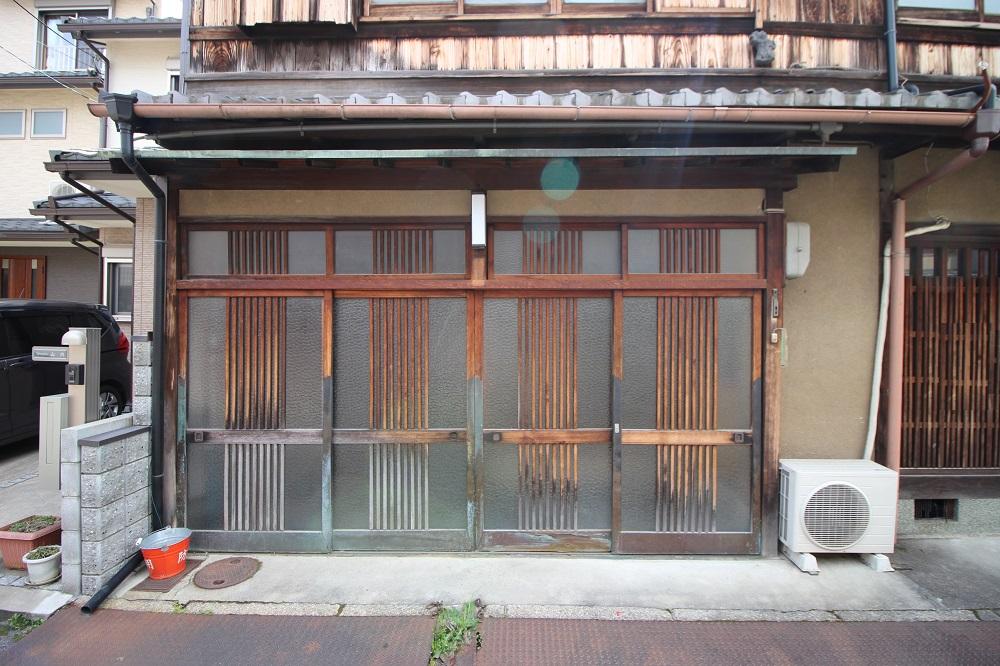 間口の広い玄関