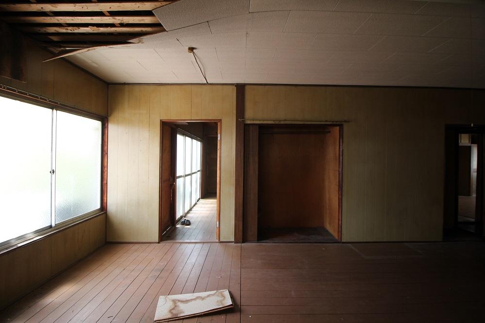 天井が落ちてしまってます