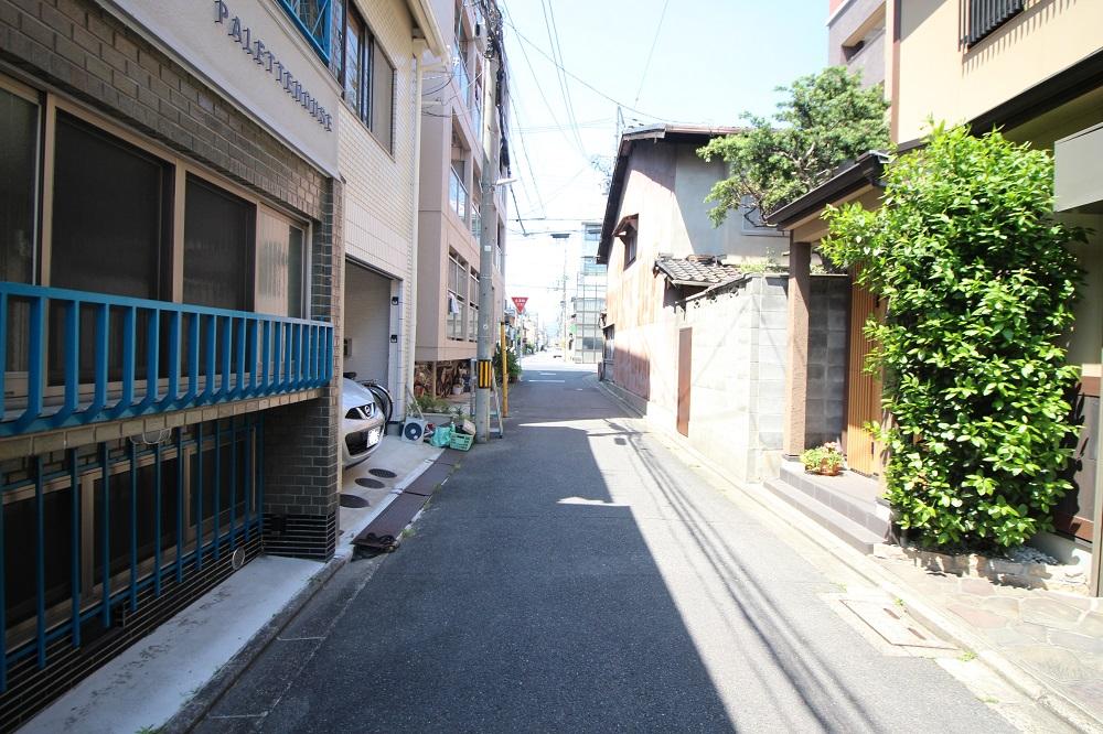 京都府京都市上京区丸太町通黒門東入藁屋町の賃貸物件/通りを抜ければ丸太町通り