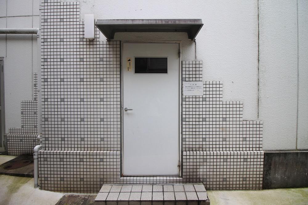 これがエントランスの扉