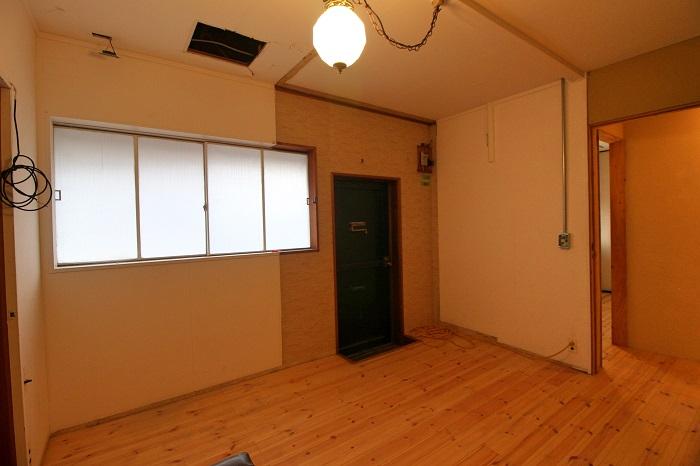 ドアの向こうは外廊下がありますが使用不可