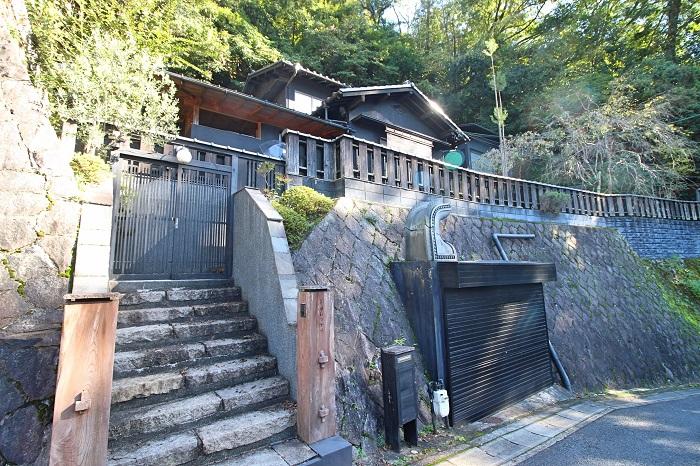 道路から敷地内はほぼ見えません