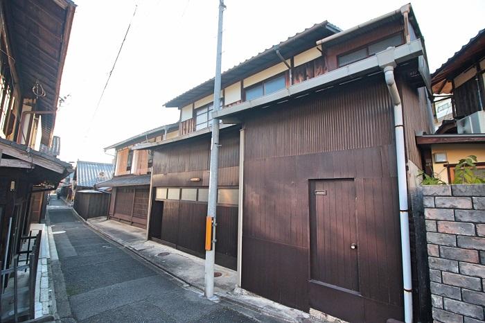 模擬側が倉庫部分