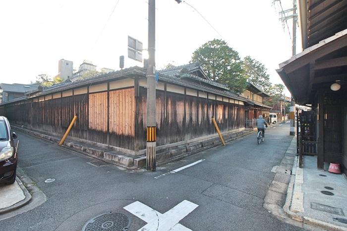 周辺には大型の町家が多くあります
