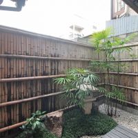 京都市中京区壬生松原町45-8の売買物件/綺麗に管理された庭。縁側もあり。トイレはこの左側　※写真は過去の賃貸募集時のもの