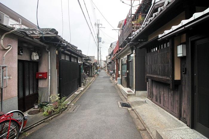 京都市中京区壬生松原町45-8の売買物件/同じ様な町家が並ぶ落ち着いた路地　※写真は過去の賃貸募集時のもの