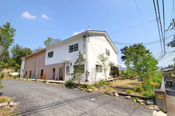 京都市山科区日ノ岡坂脇町21の賃貸物件/駅からの道のりは勾配がありますがその分開放的な敷地になってます