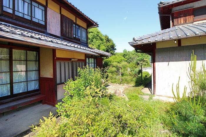 母屋との距離感