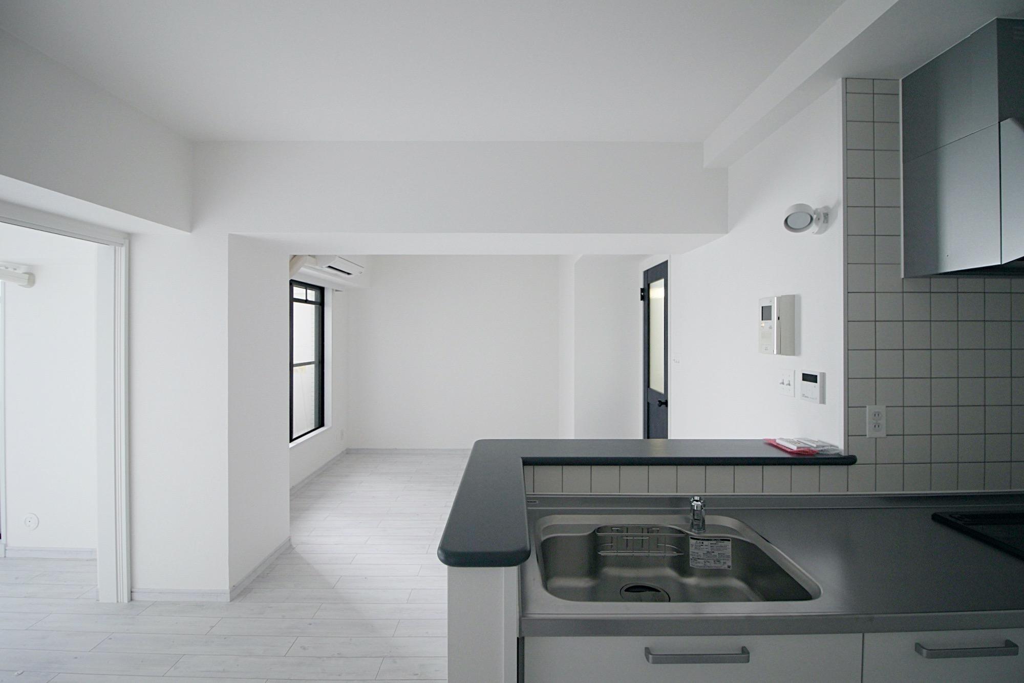 京都市中京区御幸町三条上る丸屋町320の賃貸物件/キッチンからの風景はこちら