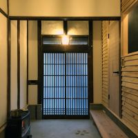 大阪市生野区生野東２丁目の賃貸物件/玄関側から脱衣所にアクセスすることもできます。