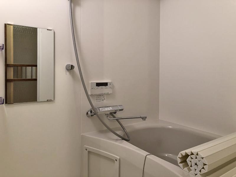 大阪市生野区生野東２丁目の賃貸物件/玄関側にユニットバス