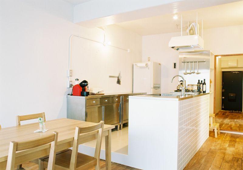 大阪市北区同心1丁目の賃貸物件/オリジナル造作キッチン（ステンレス壁面収納は付いていません）