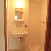 大阪市北区同心1丁目の賃貸物件/ごくシンプルな白い洗面脱衣室、ありそうでないです