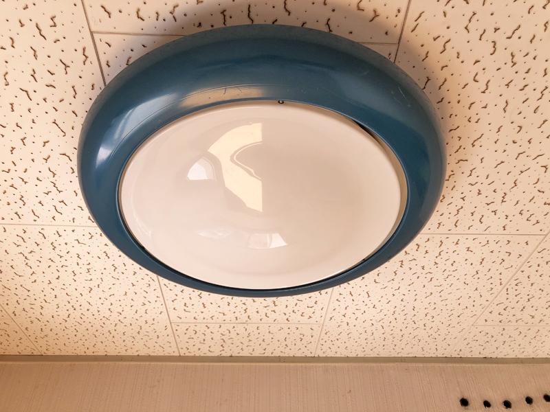 大阪市東成区大今里西1丁目の賃貸物件/まんまるな照明はちょっと宇宙っぽい？