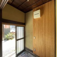 大阪市北区豊崎１丁目の賃貸物件/玄関。広さがあるので小さめの自転車なら置けそう