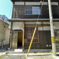 大阪市北区豊崎１丁目の賃貸物件/外観。大切に守られてきた長屋の1区画