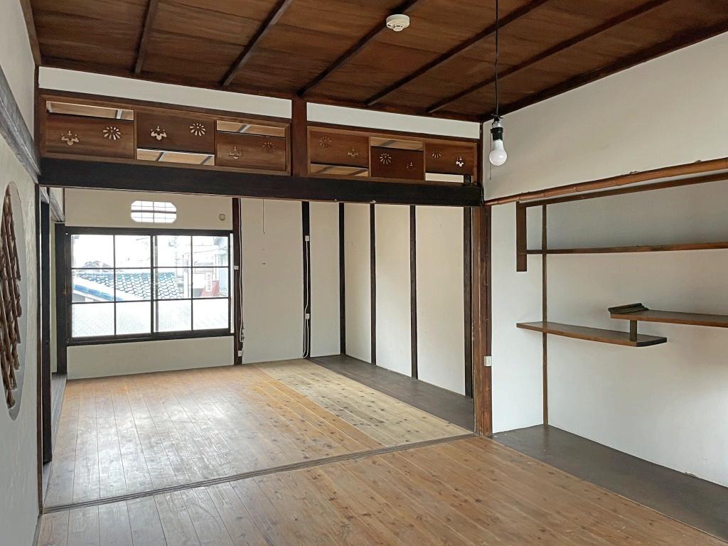 堺市堺区南島町2丁目の賃貸物件/二間併せて約12帖あります