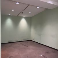 大阪市中央区伏見町２丁目の賃貸物件/グリーンのクロスが印象的な空間。