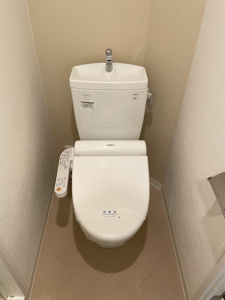 大阪市西区土佐堀2丁目の賃貸物件/トイレは温水洗浄便座