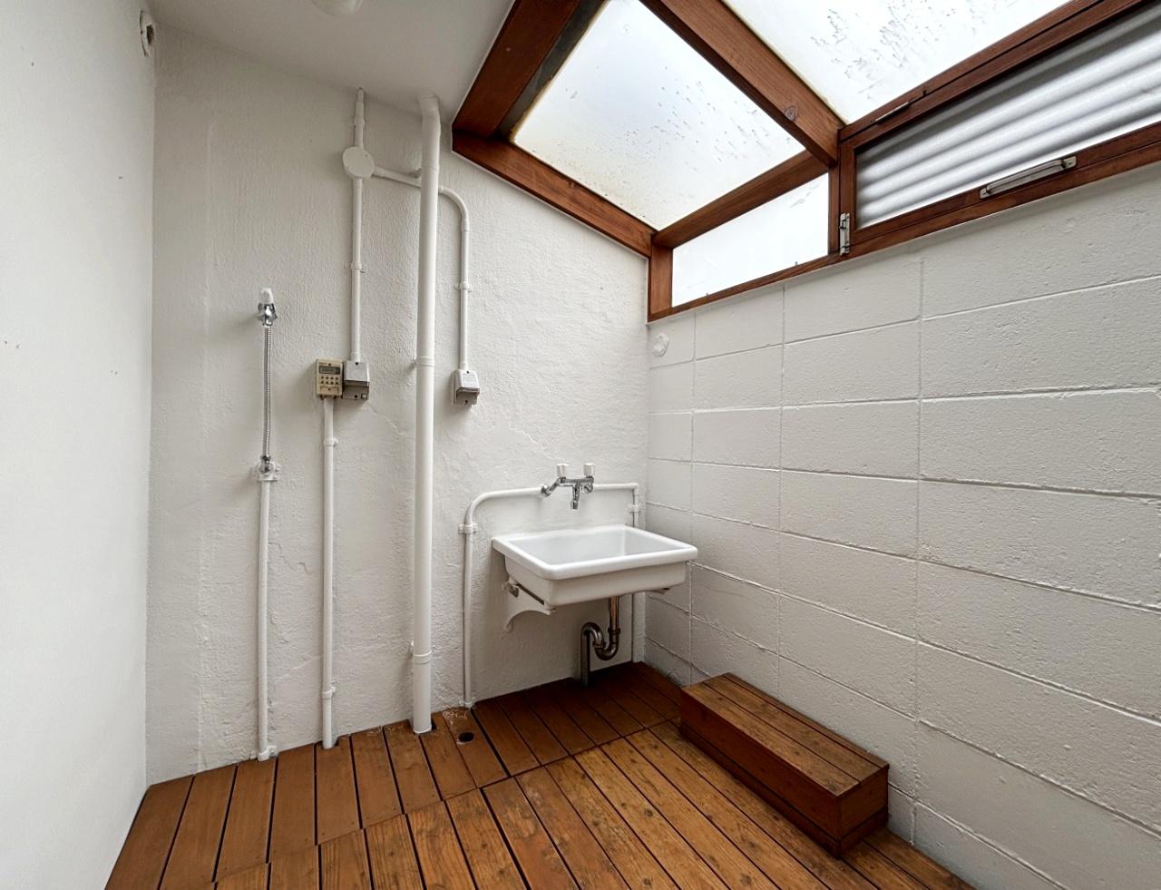 堺市堺区南島町4丁目の賃貸物件/天窓があり明るくゆとりのある洗面室