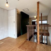 堺市堺区南島町4丁目の賃貸物件/2階部分、柱はリノベーション前のものです