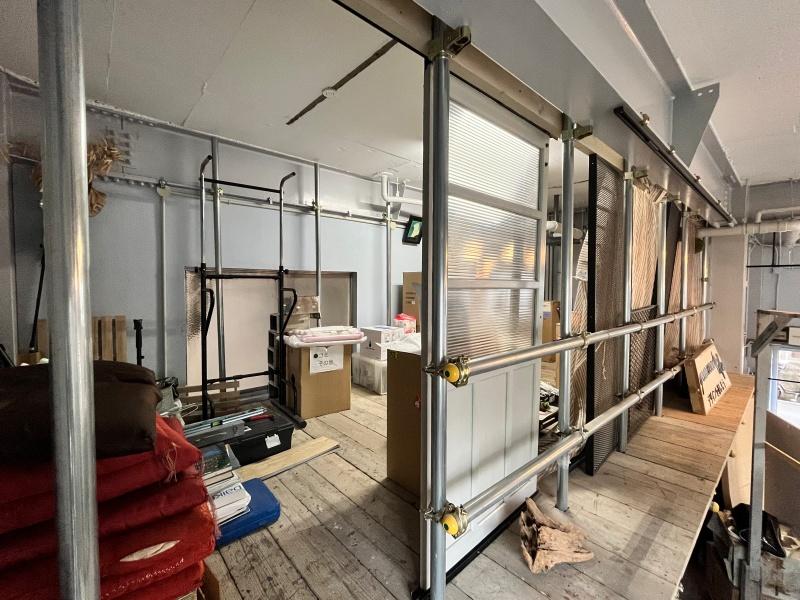 大阪市住之江区緑木2丁目の賃貸物件/足場で作られたロフト部分はなんだか司令塔みたい。