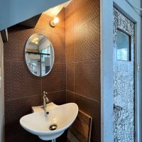 大阪市住之江区緑木2丁目の賃貸物件/洗面台は照明までこだわって