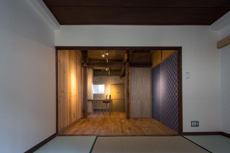 大阪市西区南堀江1丁目の賃貸物件/無垢床と畳のコントラスト。