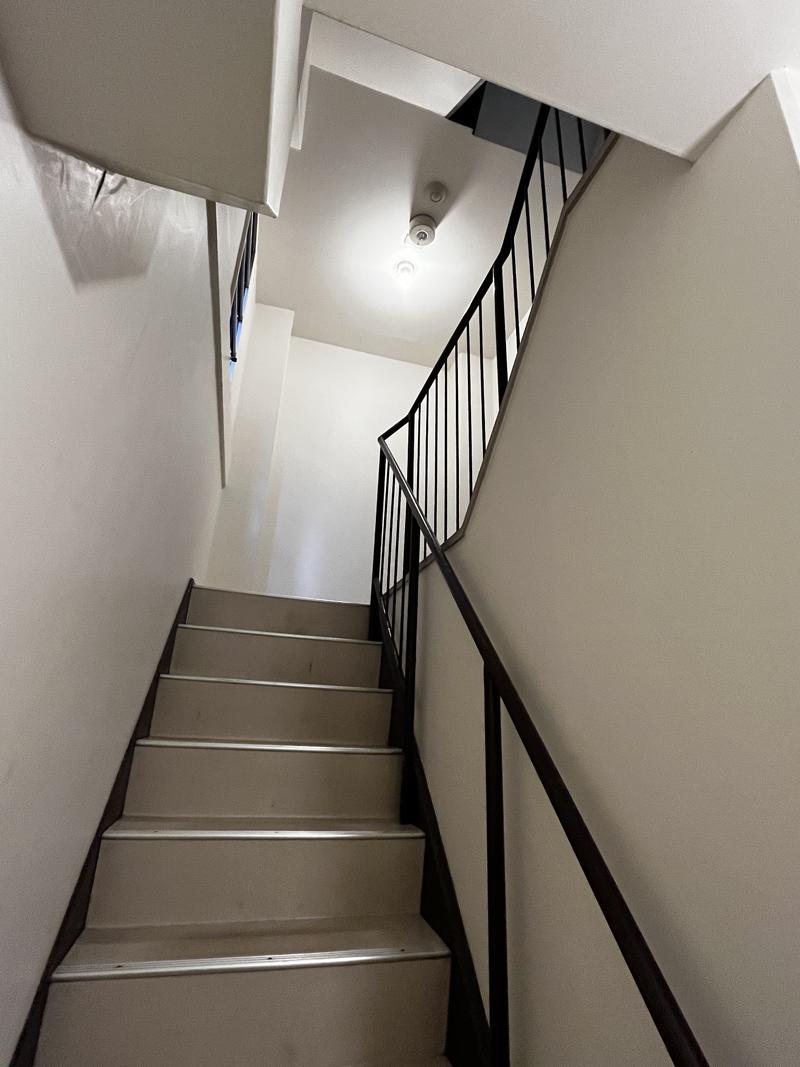 大阪市西区京町堀1丁目の賃貸物件/階段で3階まで