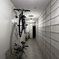 大阪市西区京町堀1丁目の賃貸物件/自転車はエントランスに。あまり大きいと置けないかもしれません。