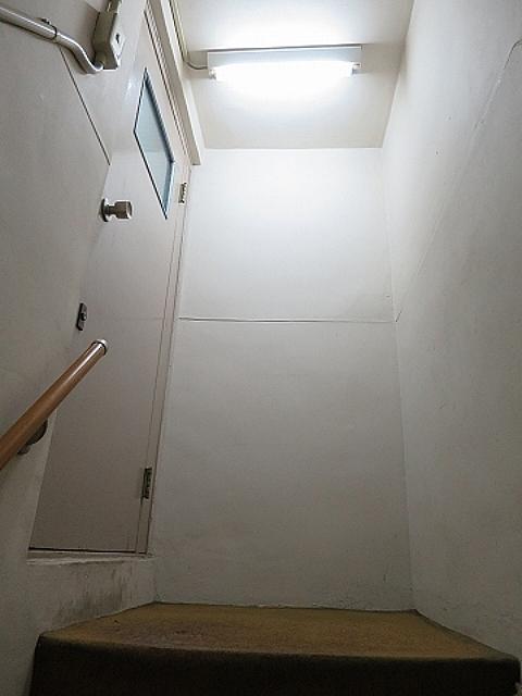 大阪市北区神山町2丁目の賃貸物件/5階ペントハウスまではひたすら階段、仕方ない！