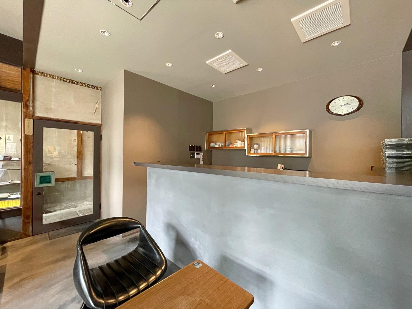 堺市堺区市之町東二丁の賃貸物件/造作カウンターの向こう側にキッチンスペース