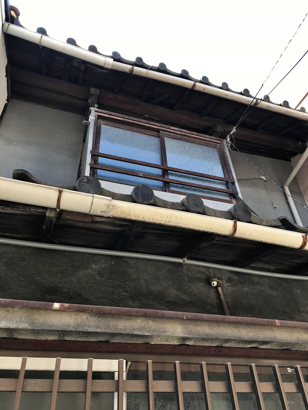 大阪市北区中津3丁目の賃貸物件/築年不詳ですが、昭和以前の趣を感じる外観。