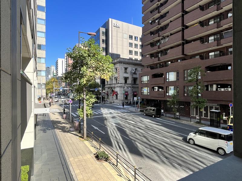 大阪市中央区南船場2丁目の賃貸物件/堺筋との距離感はこのくらい近いんです。